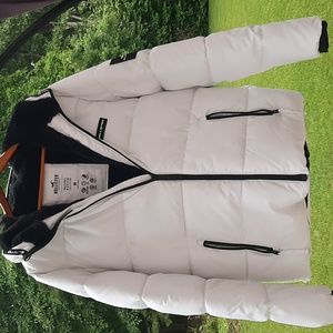 Hollister Men's  White Puffer jacket. M